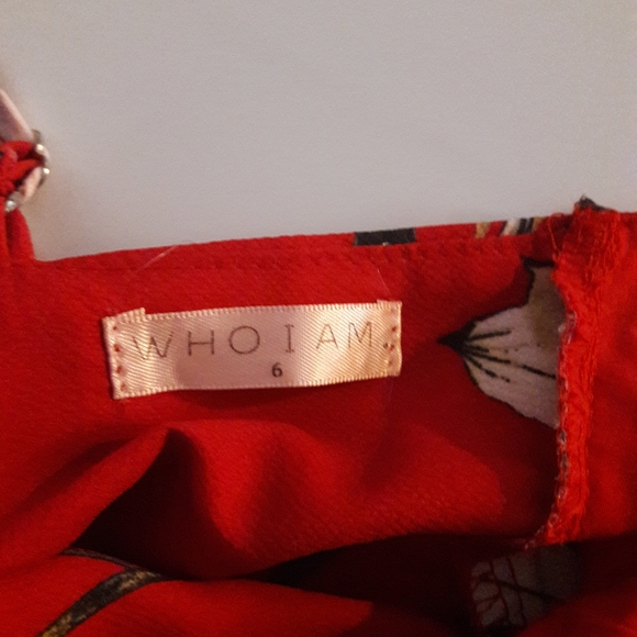 WHO I AM Aura Red Floral Romper Playsuit sx 6 - Picture 5 of 5